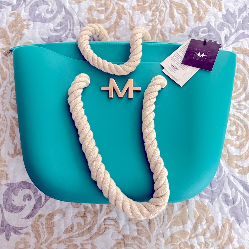 Brand New!! Marino Avenue Silicone Waterproof Beach/Tote Bag-Seagrass